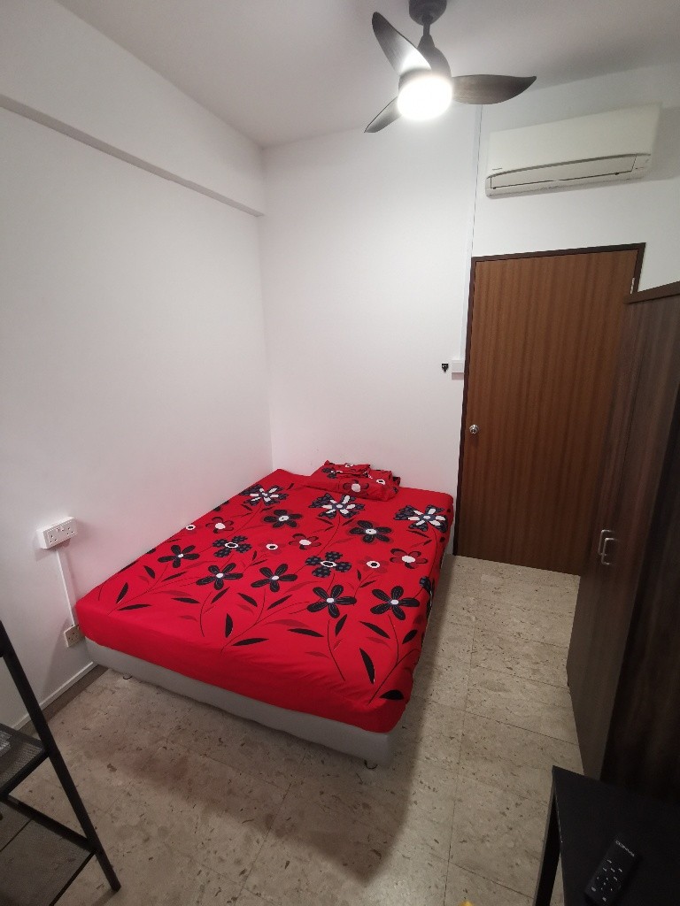 Near Paya Lebar MRT/Aljunied MRT/Dakota MRT/ Common Room for 1-2 pax/Available 24 NOV/ No agent fee - Geylang - Bedroom - Homates Singapore