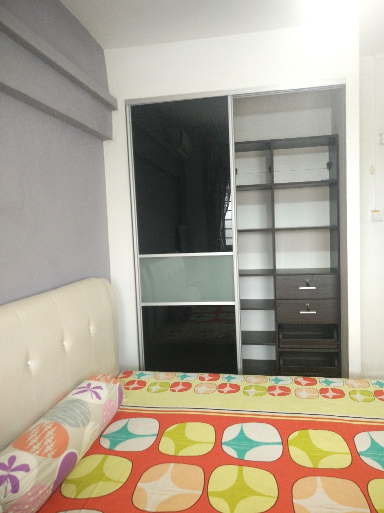 Near NUS, Large Common Room, 5-10 min Walk to Campus - Clementi 金文泰 - 分租房间 - Homates 新加坡