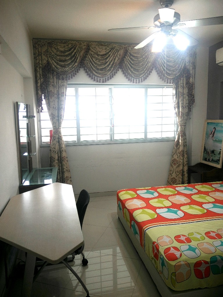 Near NUS, Large Common Room, 5-10 min Walk to Campus - Clementi 金文泰 - 分租房间 - Homates 新加坡