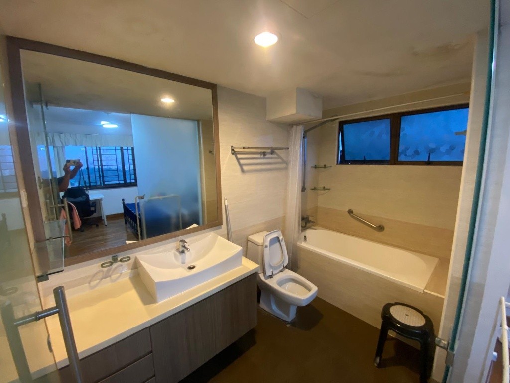 Room For Rent - Near  Marymount MRT - Braddell 布莱徳 - 分租房间 - Homates 新加坡