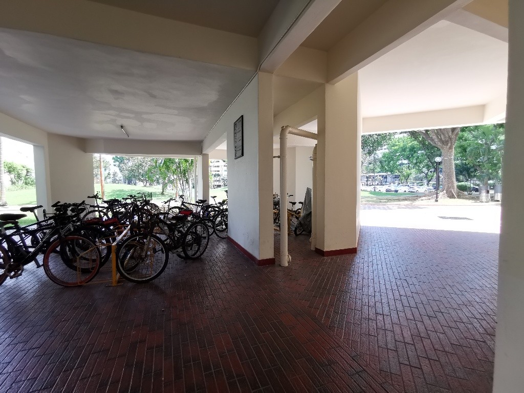 Room for Rent / Jurong East MRT / Deluxe Queen Room / 1-2 Pax Stay / Available Immediate/RM1 - Jurong East - Bedroom - Homates Singapore