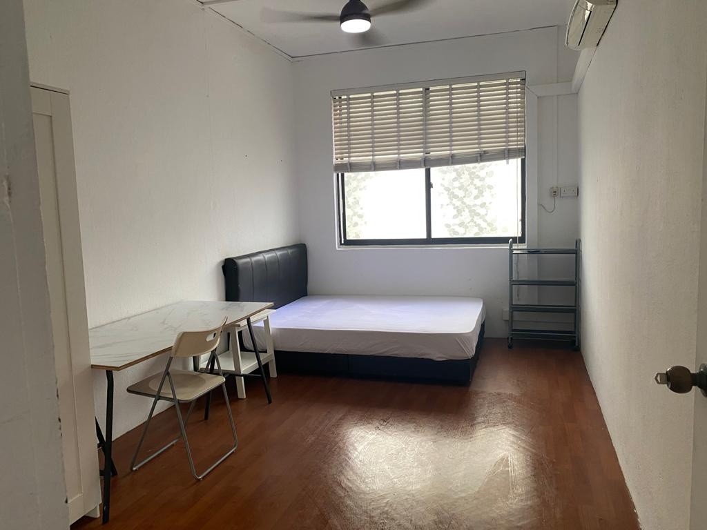 Room for Rent / Tiong Bahru MRT / Common Room / 1 Pax Stay / Available Immediate / RM1 - Tiong Bahru 中嗒鲁 - 整个住家 - Homates 新加坡