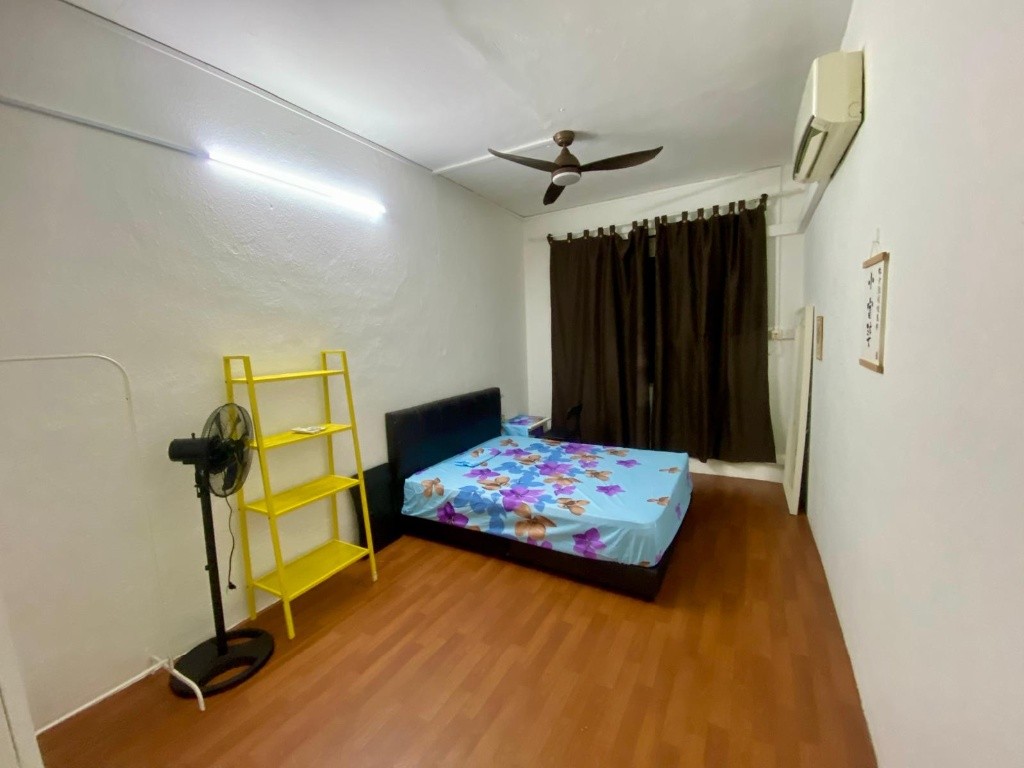Room for Rent / Tiong Bahru MRT / Common Room / 1 Pax Stay / Available Immediate / RM1 - Tiong Bahru 中嗒鲁 - 整个住家 - Homates 新加坡