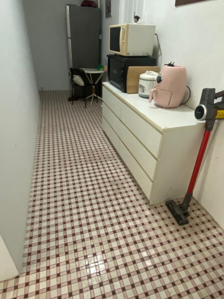Room for Rent / Tiong Bahru MRT / Common Room / 1 Pax Stay / Available Immediate / RM1 - Tiong Bahru 中嗒鲁 - 整个住家 - Homates 新加坡