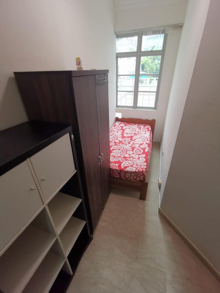 Room for rent / Near Newton MRT/Near Orchard MRT/Stevens MRT / Common room / 1pax stay / Available Immediately - Bukit Timah - Bedroom - Homates Singapore