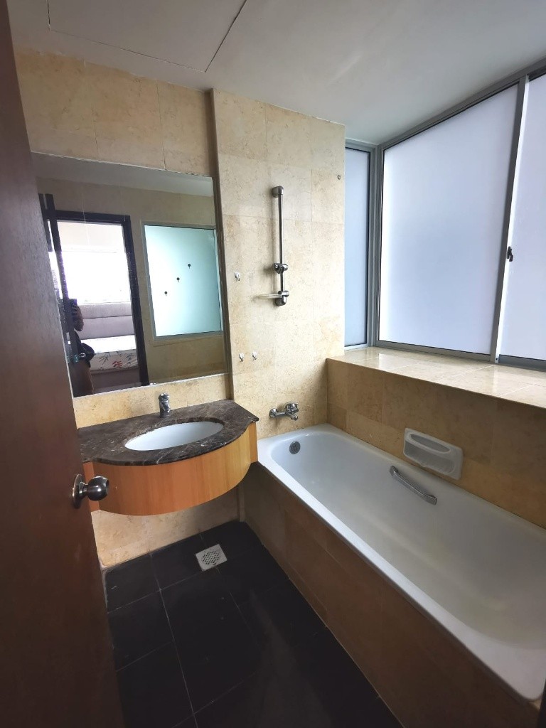 Available Dec 01/Master Room/Near Toa Payoh, Novena MRT/No Owner Staying/Fully Furnished with Bed/Wardrobe/WIFI/Air-con - Toa Payoh 大巴窯 - 分租房間 - Homates 新加坡