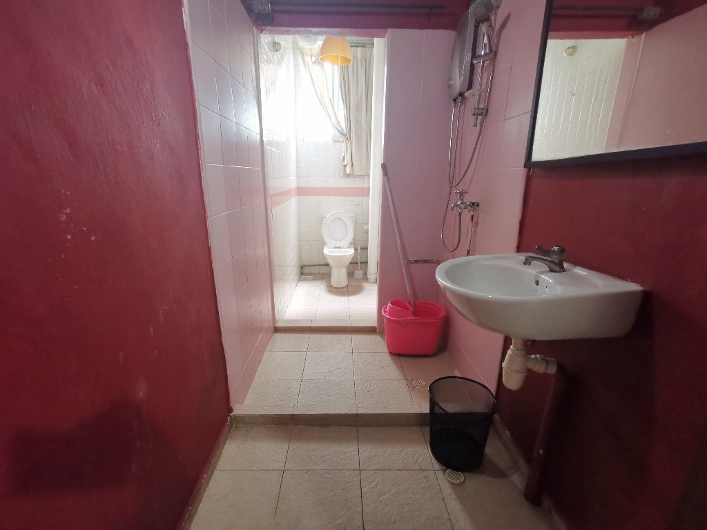 Room For Rent - Somerset, Newton, Dhoby Ghaut MRT/ Common room / 1-2 pax stay / Available﻿ Dec 25 - Orchard - Bedroom - Homates Singapore