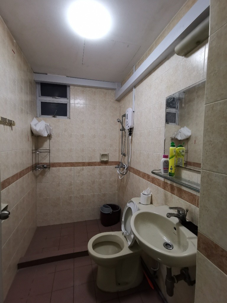 Room for rent / Boon Keng, Bukit Batok, Toa Payoh, Novena MRT/ Common room / 1 pax stay / Available﻿ Jan 03 - Toa Payoh - Bedroom - Homates Singapore