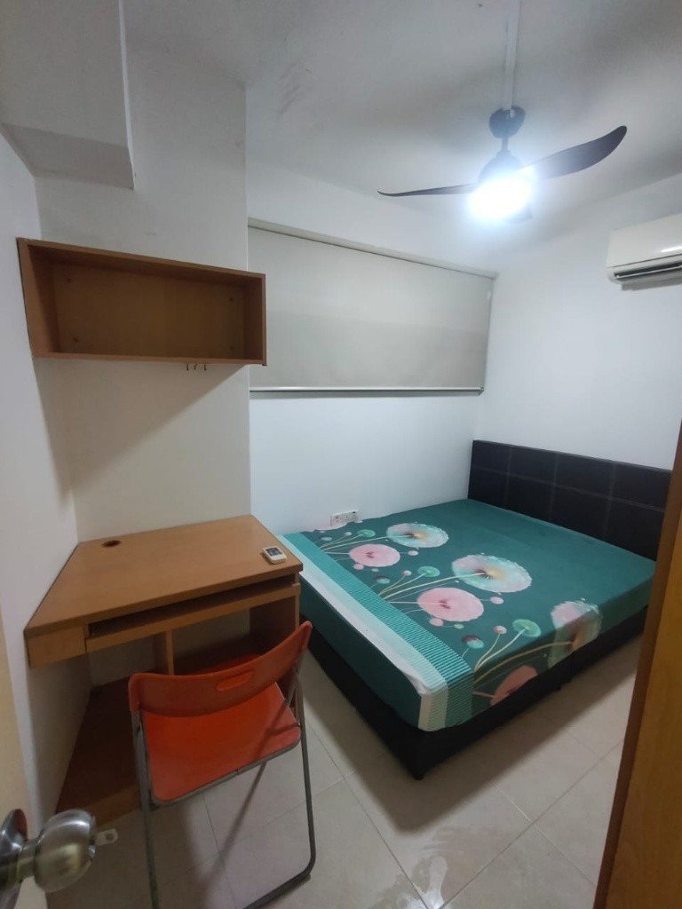 Available Immedidate - Common Room/ fully furnished room with bed/wardrobe/celling fan and air-con/no Owner Stay/No Agent Fee/ Light Cooking allowed/Near Clementi MRT/Dover MRT - Bukit Timah - Bedroom - Homates Singapore