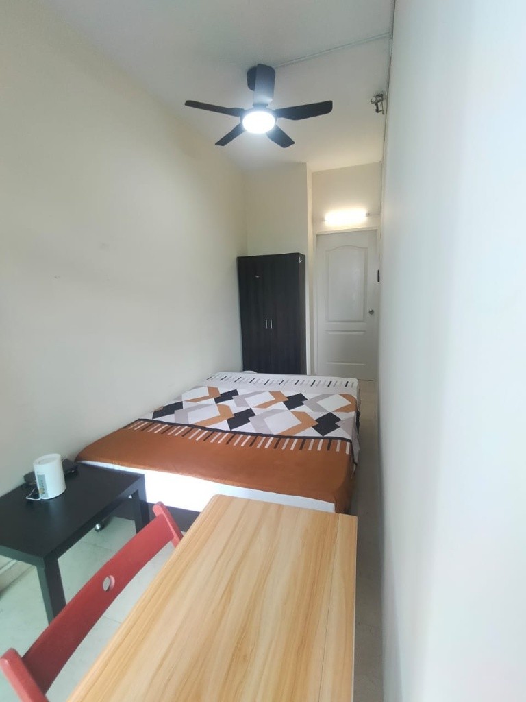 Available Immediate/Common Room/Near Toa Payoh, Novena MRT/No Owner Staying/Fully Furnished with Bed/Wardrobe/WIFI/Air-con - Toa Payoh 大巴窑 - 整个住家 - Homates 新加坡