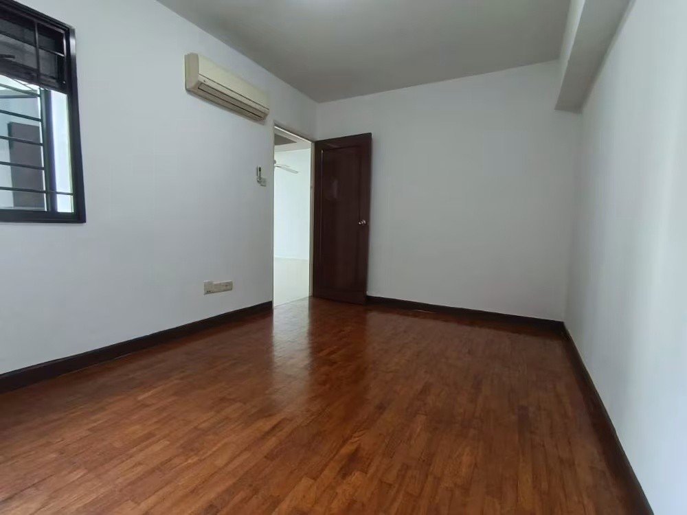 大牌404B 芬维兰巷 (Fernvale Lane)普通房出租 - Sengkang 盛港 - 分租房間 - Homates 新加坡