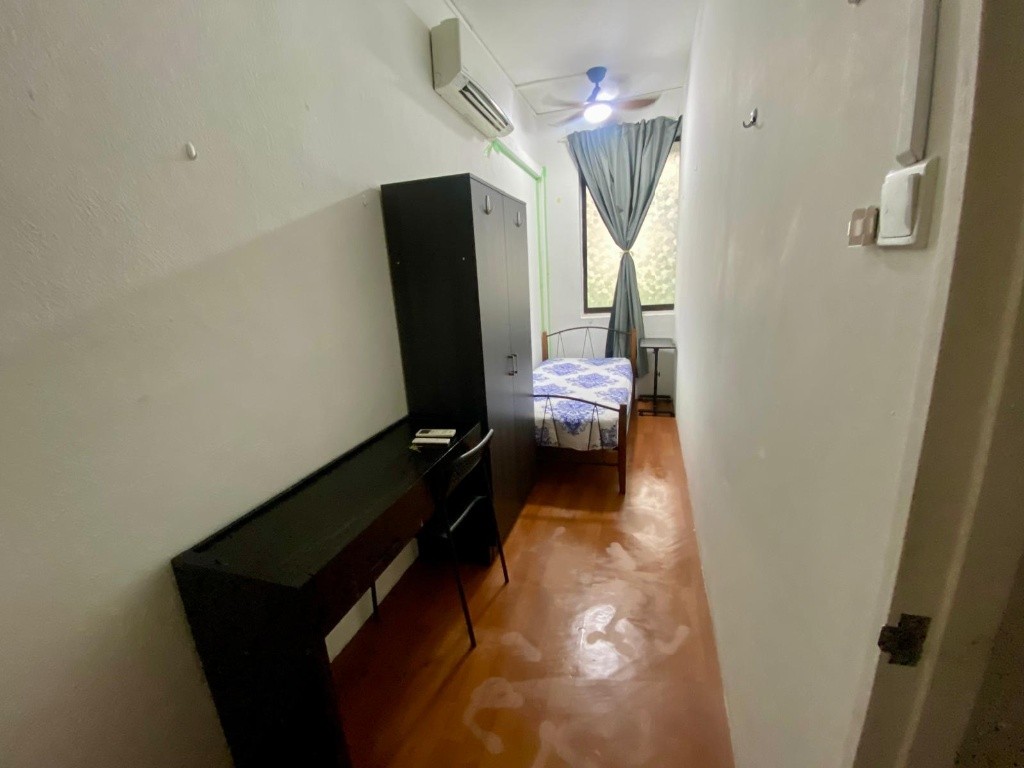 Available﻿ March 29 - Common Room/Include Utilities/Wifi/Aircon/No Agent Fee/Light Cooking Allowed/Washing Machine - Queenstown - Flat - Homates Singapore