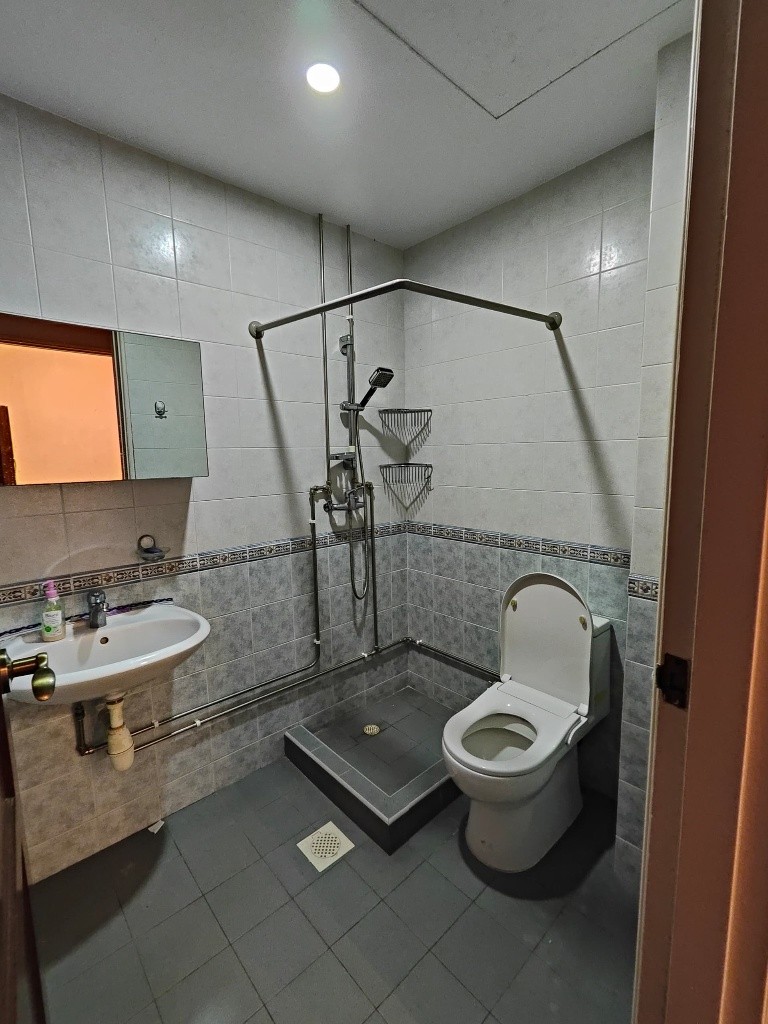 Room for rent / Kembangan MRT / Classic room / 1pax stay / Available 26 October - Eunos 友诺士 - 整个住家 - Homates 新加坡