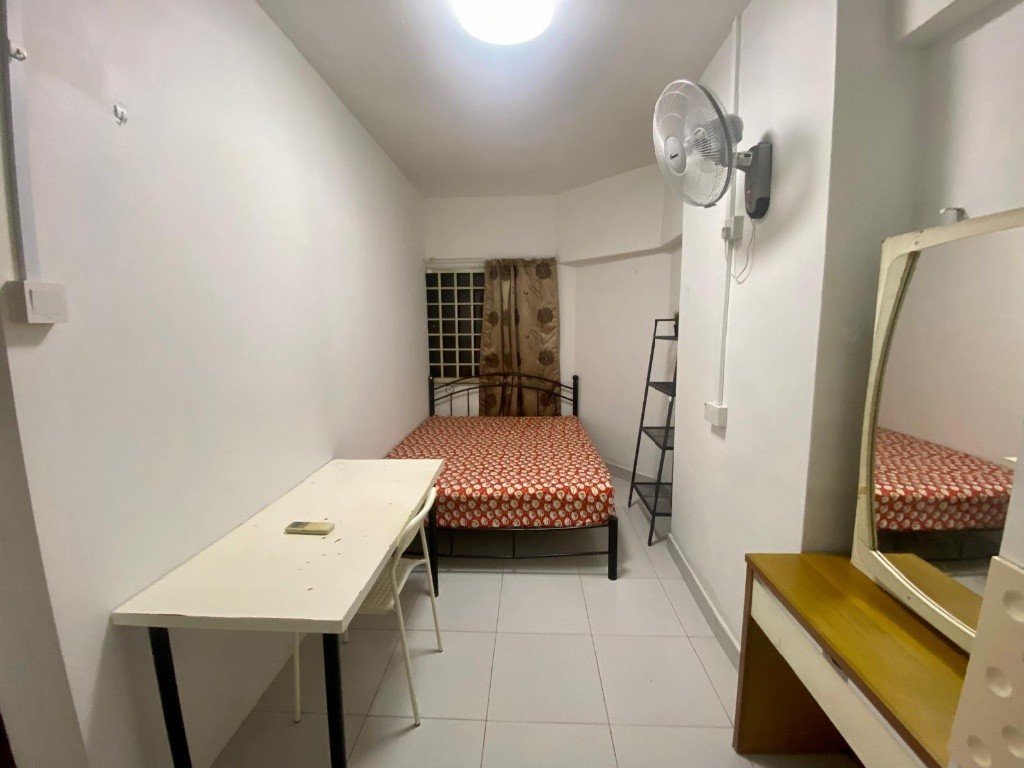Room for rent / BUGIS / Common room / 1pax stay / Available 1 Nov	 - Bugis 白沙浮 - 分租房间 - Homates 新加坡