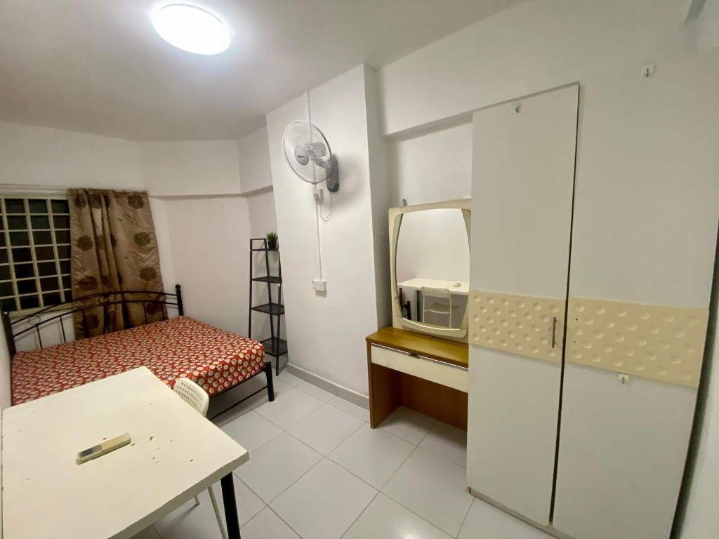 Room for rent / BUGIS / Common room / 1pax stay / Available 1 Nov	 - Bugis 白沙浮 - 分租房间 - Homates 新加坡