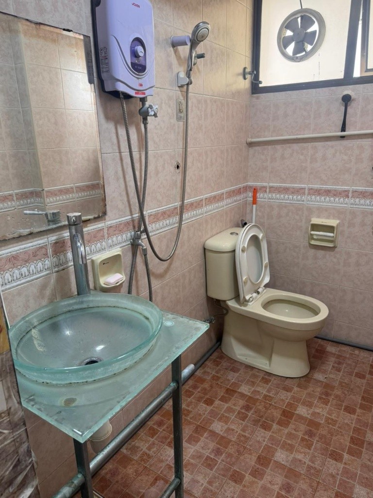 Room for rent / Braddell / Common room / 1pax stay / Available 17 December - Braddell 布萊徳 - 分租房間 - Homates 新加坡