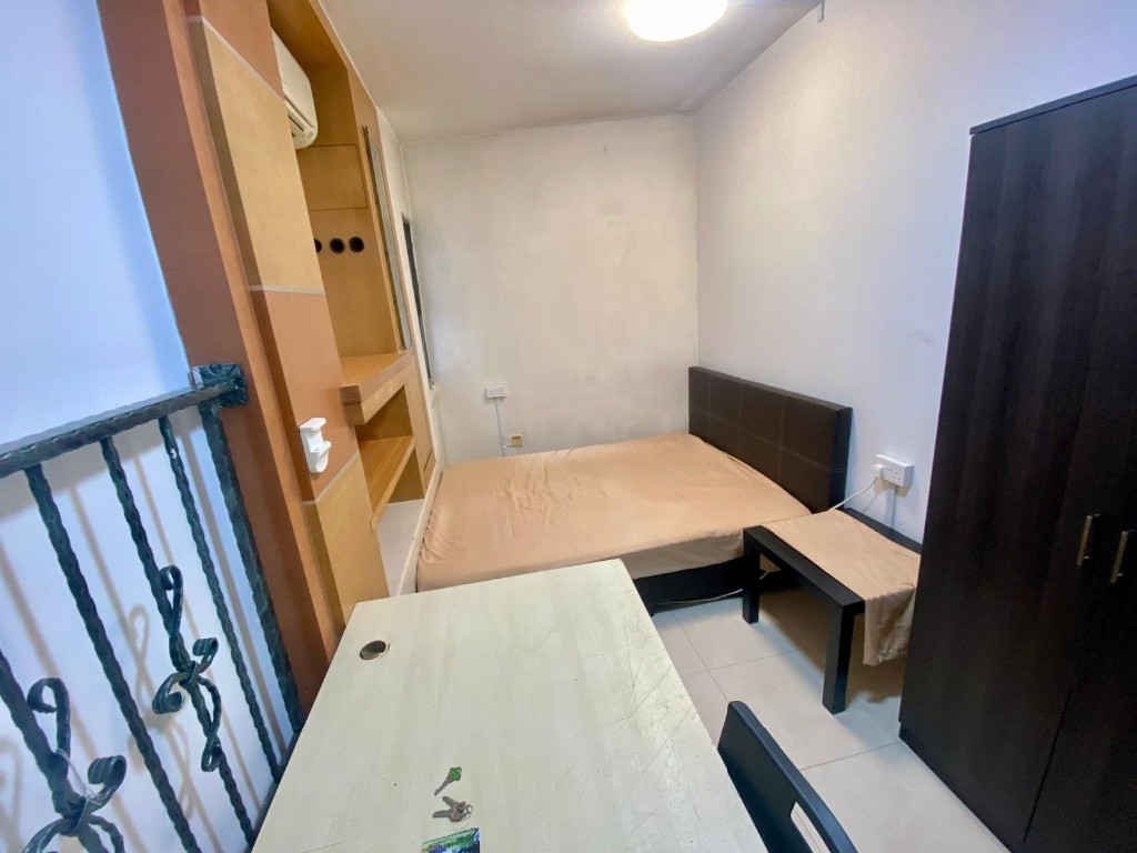 Room for rent / CLEMENTI / Common room / 1-2 pax stay / Available NOV 9 - Clementi 金文泰 - 分租房间 - Homates 新加坡