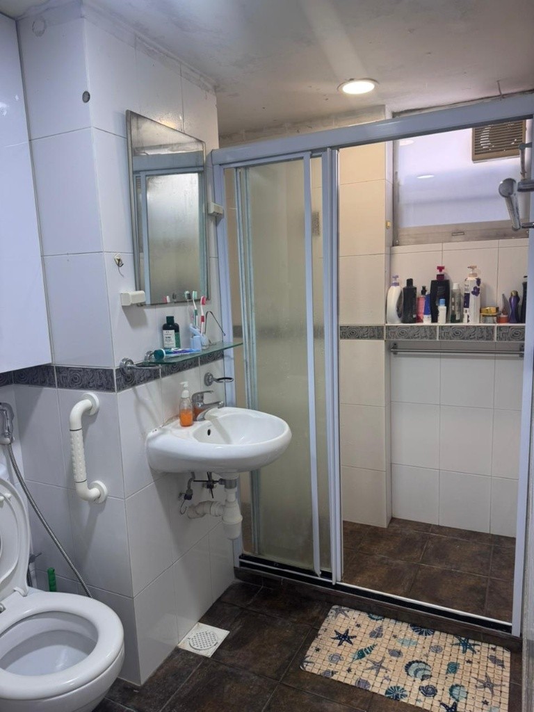 Room for rent / CLEMENTI / Common room / 1-2 pax stay / Available NOV 9 - Clementi 金文泰 - 分租房间 - Homates 新加坡
