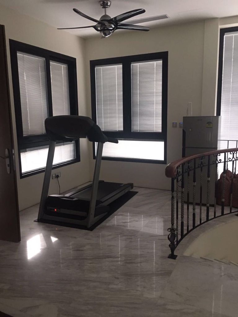 景万岸靠近地铁站 - Kembangan 景万岸 - 分租房间 - Homates 新加坡