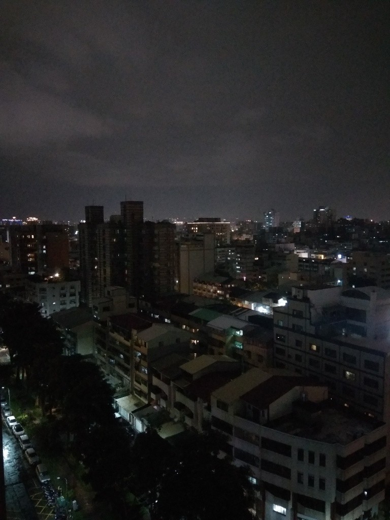 台中市 北區 獨立門牌 台水電 電梯大樓  位於14樓 權狀10坪 有獨立陽台通風採光好 獨曬獨洗 不會淋雨  - 北区 - 独立套房 - Homates 台湾