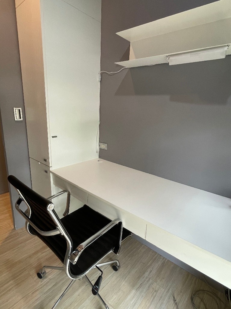 內湖科學園區工作室分租｜適合設計soho族｜藝術類相關接案者｜位於內湖科學園區內大樓，適合個人設計工作室空間，有長型會議桌提供客戶開會、夥伴討論事宜以及吧台式茶水間，大樓高度挑高4.2公尺，實際空間寬敞舒適，我們還有兩位攝影師夥伴，歡迎在接案的設計朋友一同來這個空間一起工作～ - 內湖區 - 整個住家 - Homates 台灣