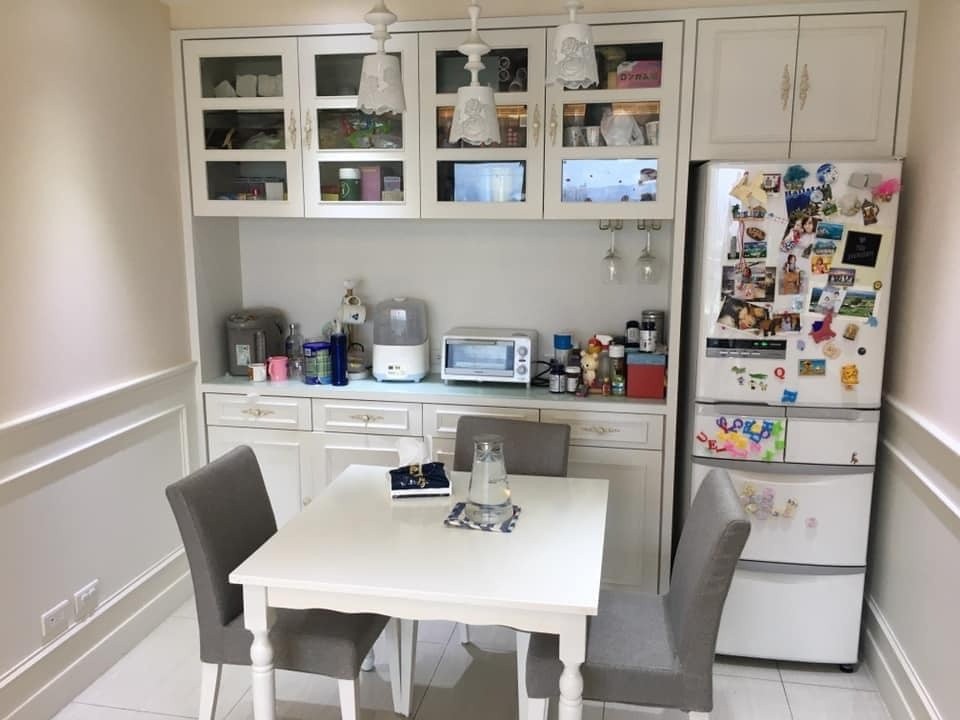 有獨立使用的衛浴空間，共用的客廳陽台廚房空間，空中游泳池與健身房 - Banqiao - Flat - Homates Taiwan