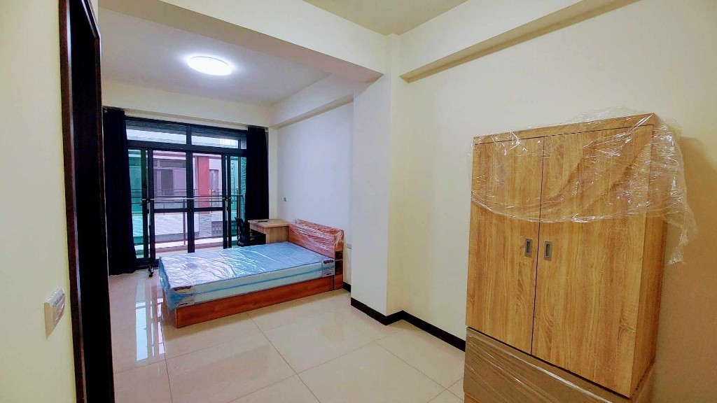 [Houli] Rental Room with large balcony, welcome MICRON employee - Houli - Bedroom - Homates Taiwan