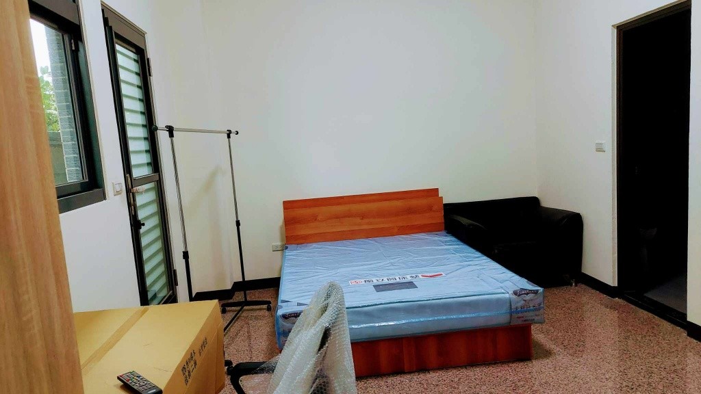 [Houli] Rental Room with large balcony, welcome MICRON employee - Houli - Bedroom - Homates Taiwan