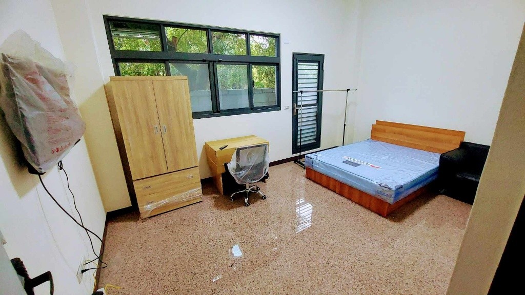 [Houli] Rental Room with large balcony, welcome MICRON employee - Houli - Bedroom - Homates Taiwan