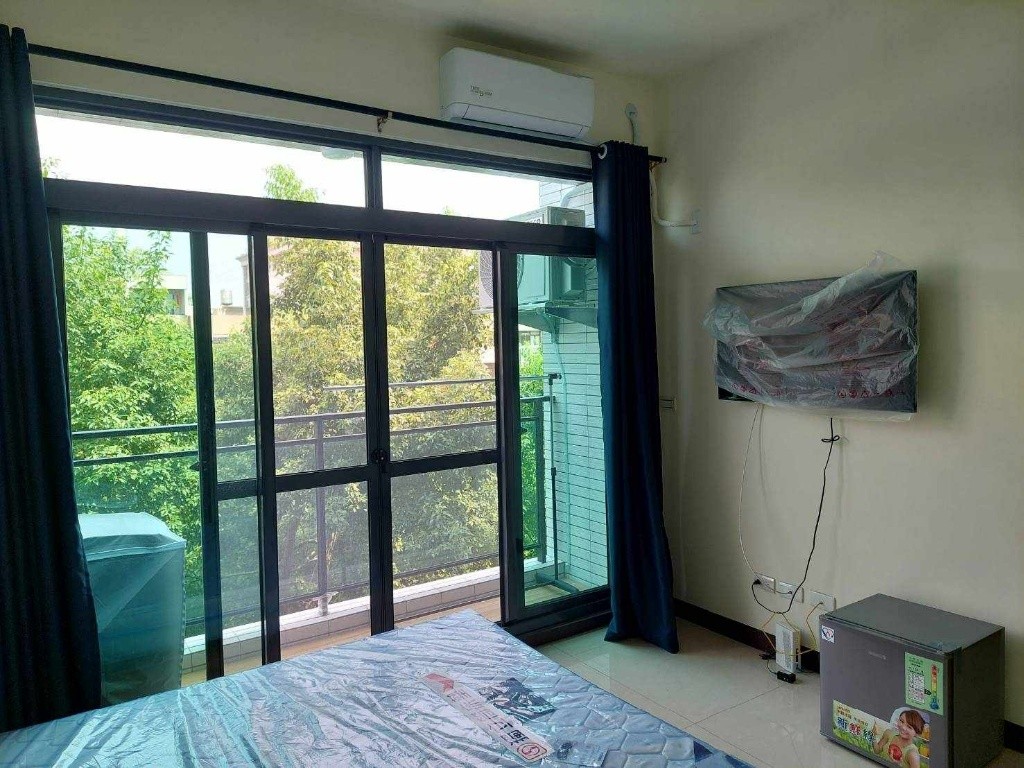 [Houli] Rental Room with large balcony, welcome MICRON employee - Houli - Bedroom - Homates Taiwan