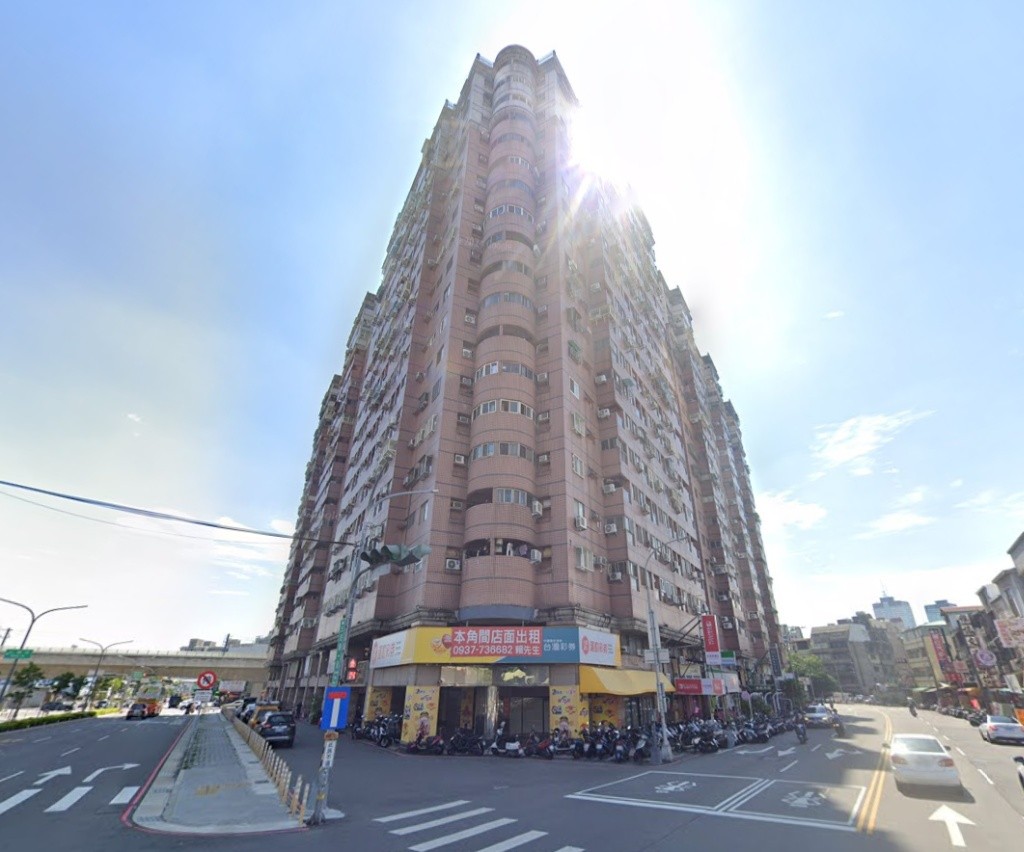 城市經典(鄰近五權車站，學區房) - West - Flat - Homates Taiwan