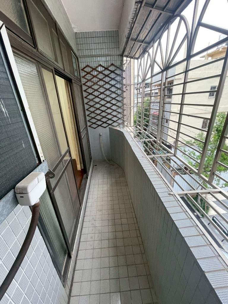 中陽路🎀優質地段🎀寬敞大透天🎀超美裝潢✅可租補 - Fengyuan - Flat - Homates Taiwan