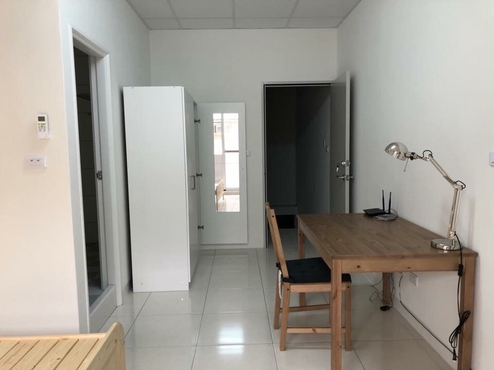 全新裝潢清水模建築 落地陽台獨立大套房 家電全新！ - 楠梓區 - 獨立套房 - Homates 台灣