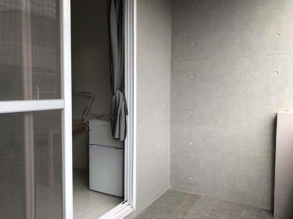 全新裝潢清水模建築 落地陽台獨立大套房 家電全新！ - 楠梓區 - 獨立套房 - Homates 台灣