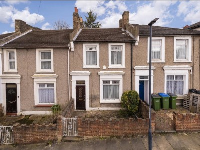 Affordable 2 bedroom apartment  - 2 Paget Terrace, London, SE18 3PX