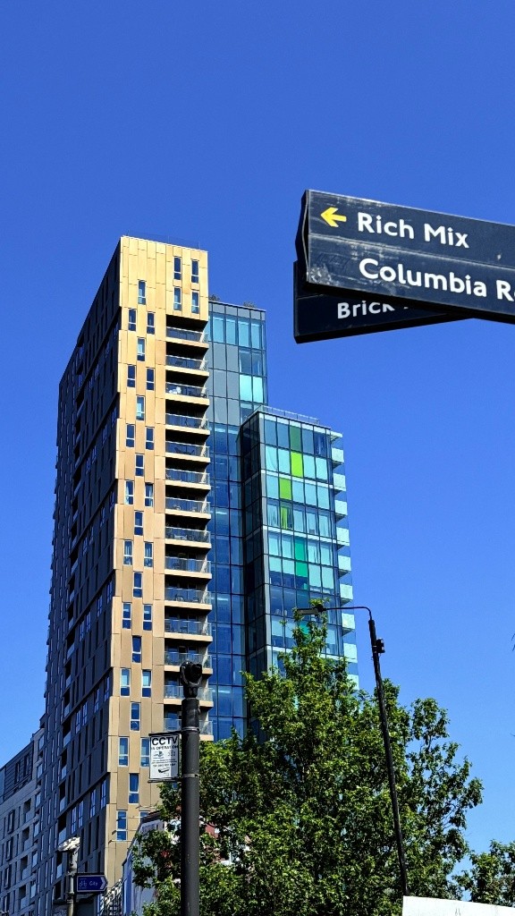 Spacious 2 bed Apartment with balcony in Shoreditch -  - Flat - Homates United Kingdom
