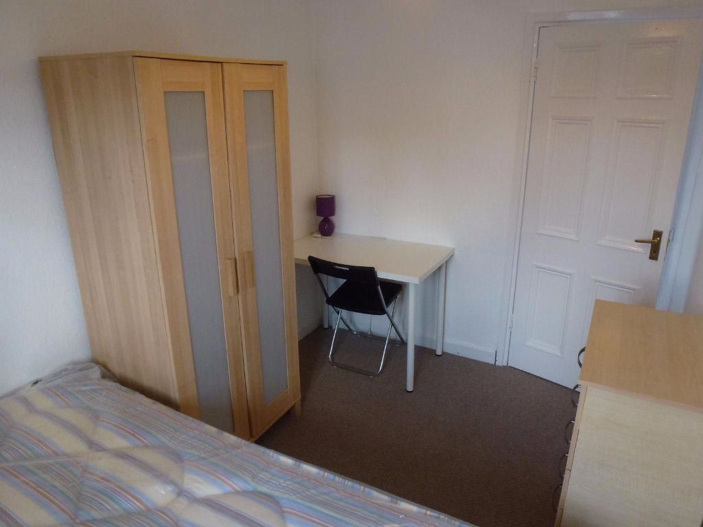 SINGLE ROOM DOUBLE BED -NORTH ACTON- CENTRAL LINE - Abbey Wood - Bedroom - Homates United Kingdom