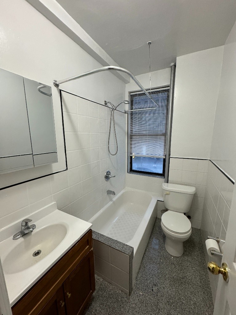 纽约曼哈顿中城统舱公寓$2250/月包水暖电出租 - New York - 整套出租 - Homates 美国