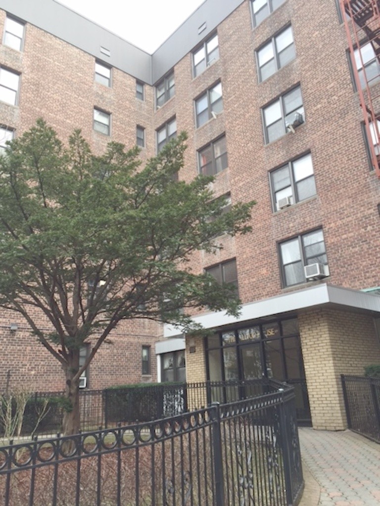 纽约皇后区 Elmhurst 黄金地段一室一厅，无中介费！ -  - Flat - Homates United States