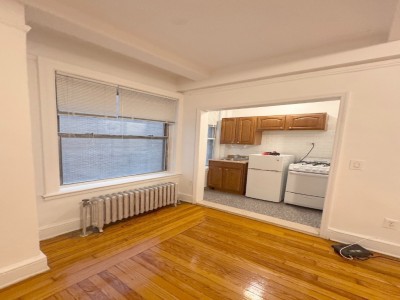 纽约曼哈顿中城罕见租盘 — 仅 $2,750/月！ - 161 East 52nd Street,New York,NY 10022