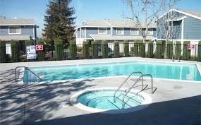 West Covina Solana Park 安全优雅社区管理泳池连排别墅民宿 - West Covina 西科维那 - Flat - Homates United States