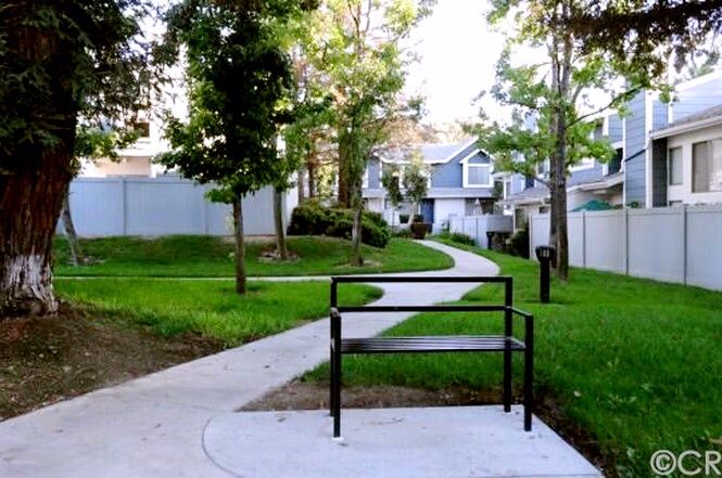 West Covina Solana Park 安全优雅社区管理泳池连排别墅民宿 - West Covina 西科维那 - Flat - Homates United States