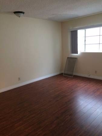 $1050 Seeking Roommate - Spacious 2 bed/2 bath available ASAP!  - Agoura Hills 阿古拉山 - 整套出租 - Homates 美国